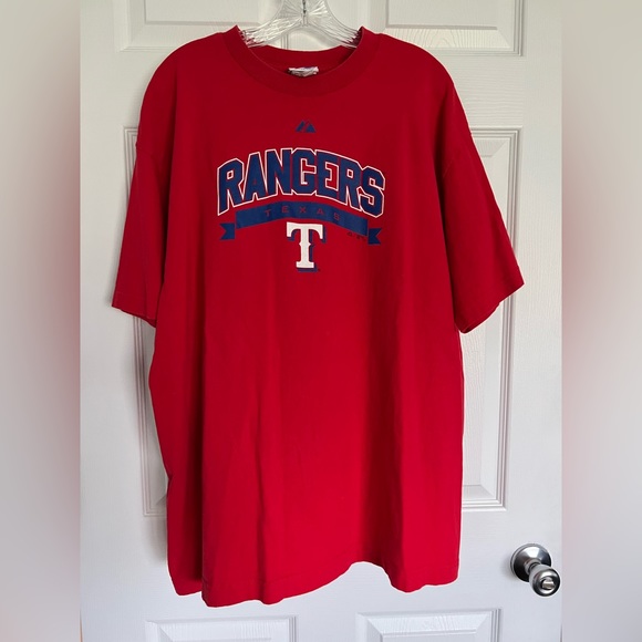 Size XL VINTAGE MAJESTIC TEXAS RANGERS BASEBALL red shirt sleeved Tshirt. - Picture 1 of 5